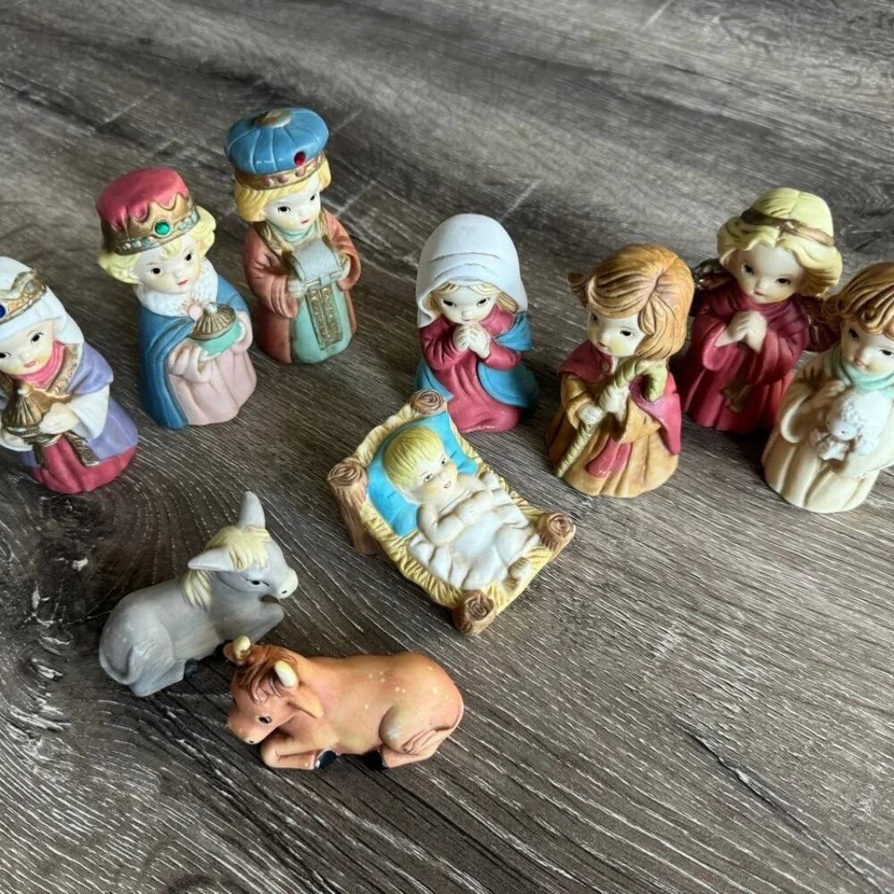 Set of 10, Vintage Christmas Nativity Porcelain Figures.